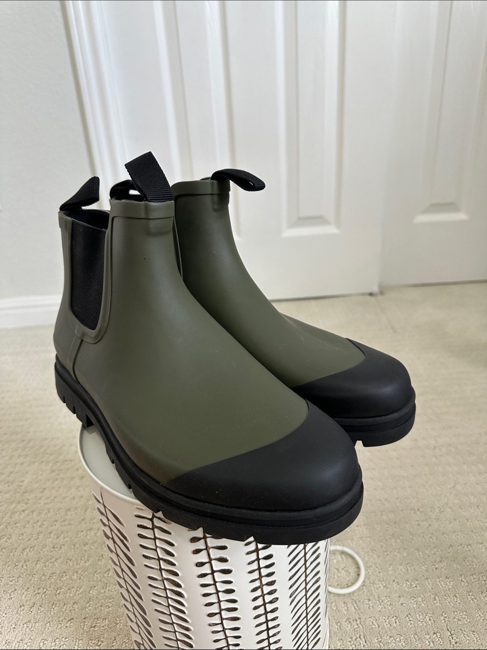 Everlane Olive Green and Black Chelsea Rain Boots